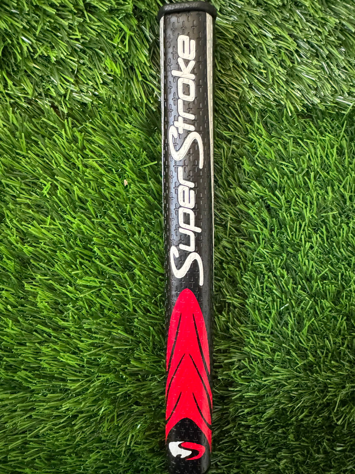SuperStroke Traxion Mid-Slim 2.0 Black/Red Putter Grip